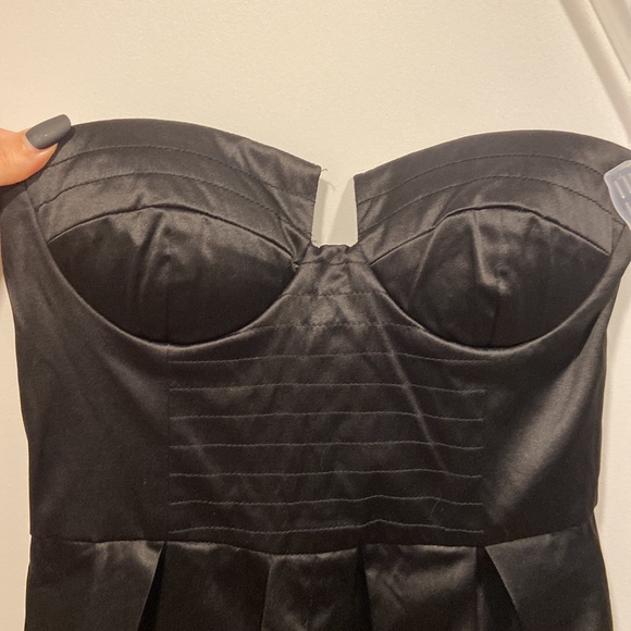 Black dress - Picture 2 of 8